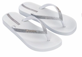 ANA SPARKLE IPANEMA FLIP FLOP Sparkly Bow Flip Flops