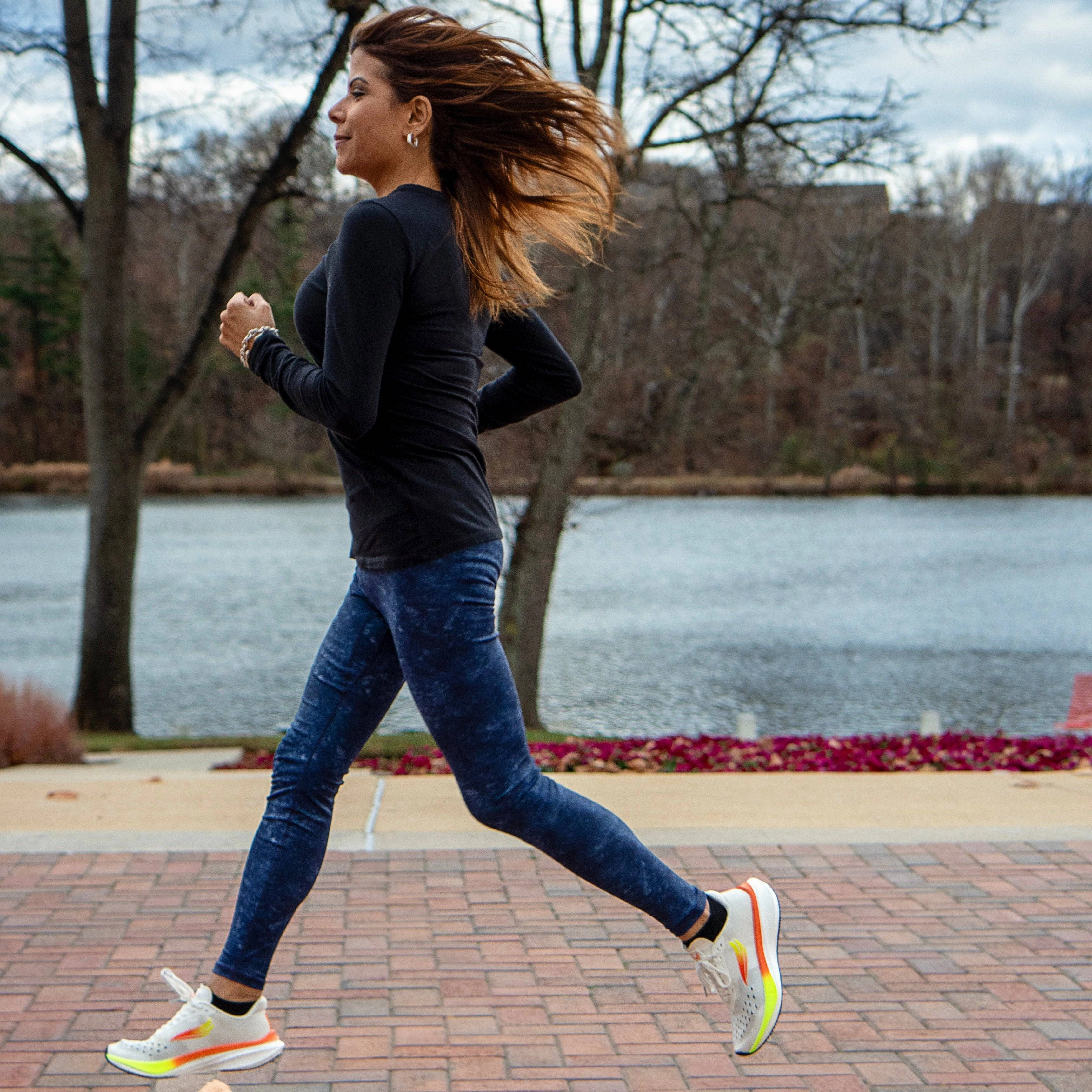 Foot Running Shoes APUS White Women Running Shoe