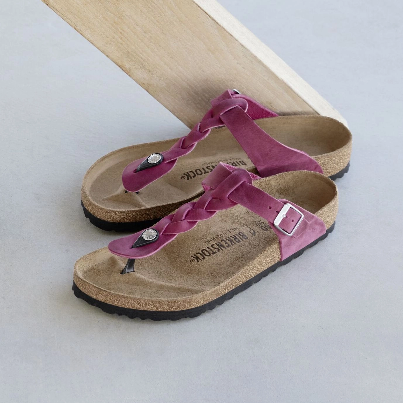 Zermatt Birkenstock Gizeh Braid festival fuchsia oiled leather