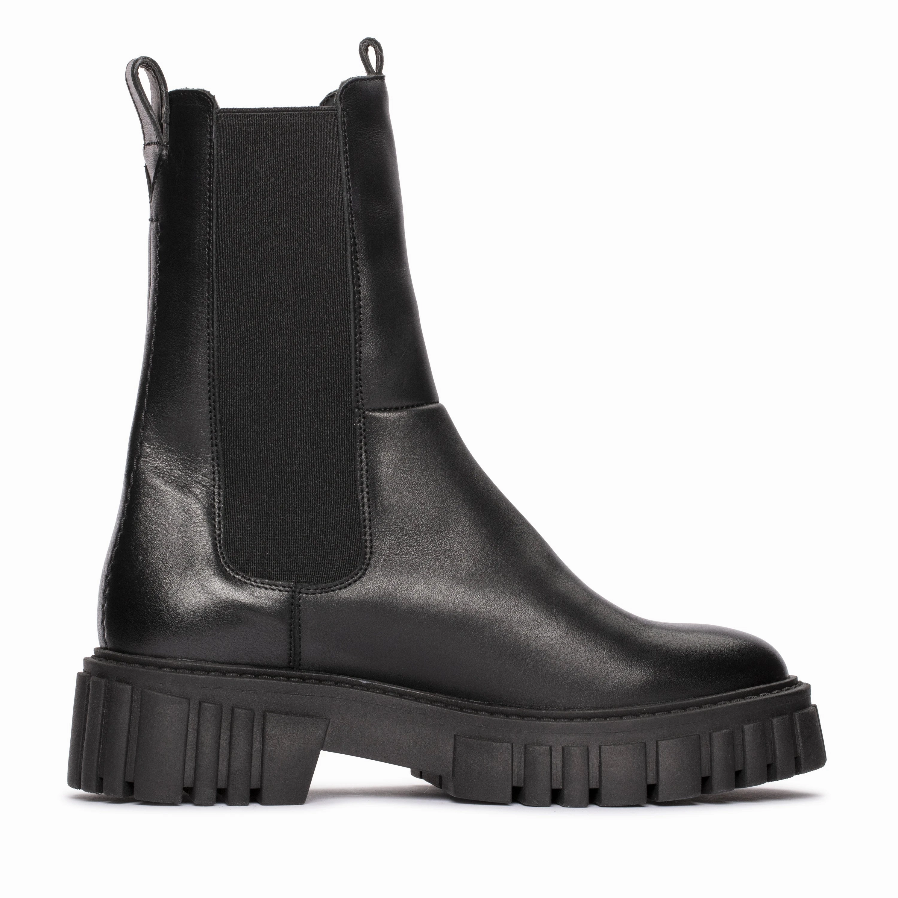 CLARKS | BOOTS | WOMEN | PAGE TOP BLACK LEATHER | BLACK Design Alana Chunky Chelsea Boots