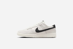 Nike "Dunk Low SE" W - White / Black / Team Red Nike First Shoe