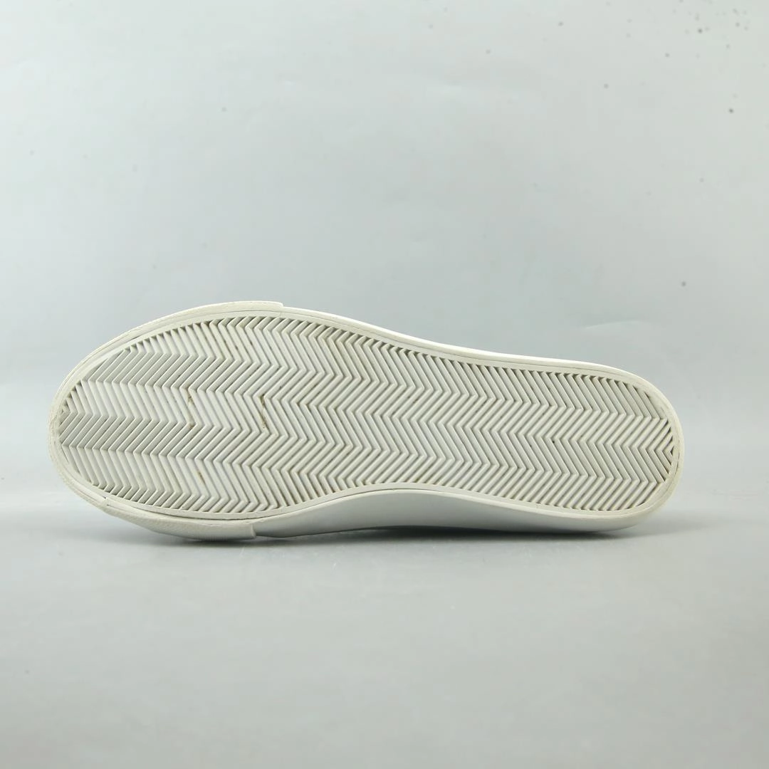 Dress Sneakers 7.5 Wide KAARI BLUE .