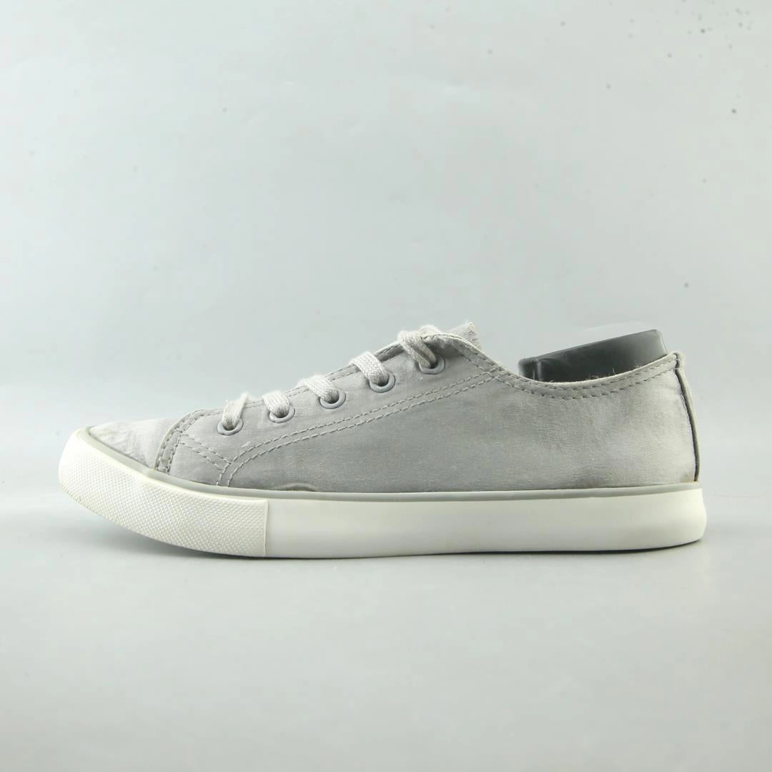 KAARI BLUE . Hoku Sneakers