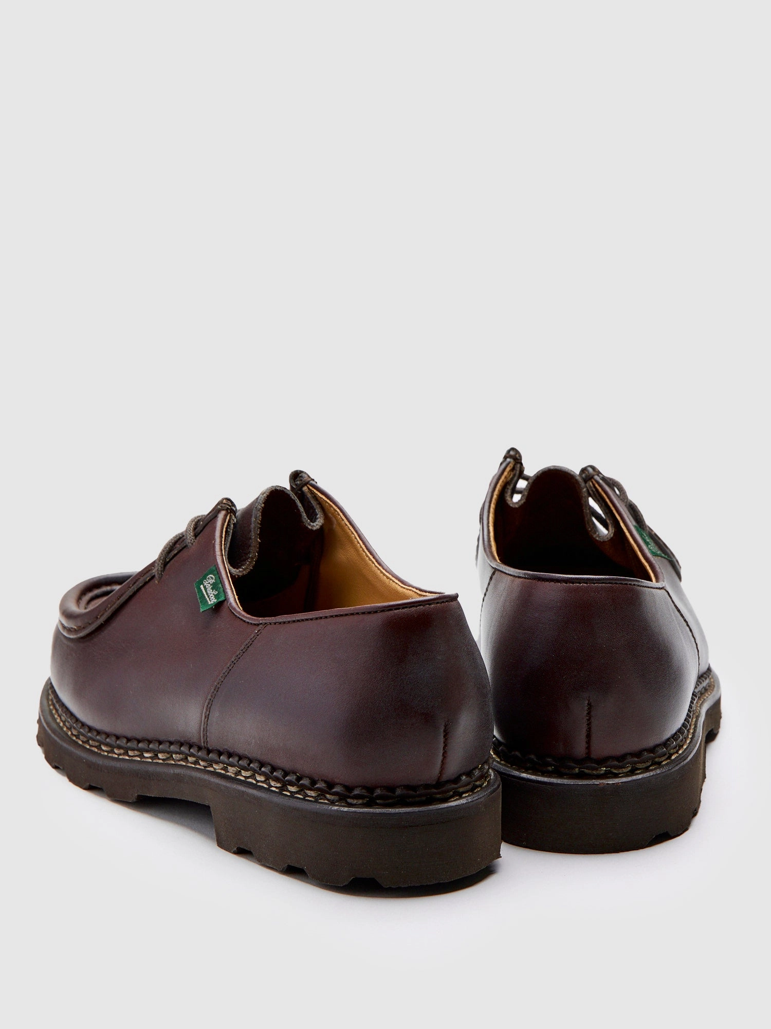 Michael Marche II Derby in Marron-Lis Cafe Nike Interact Run Shoes