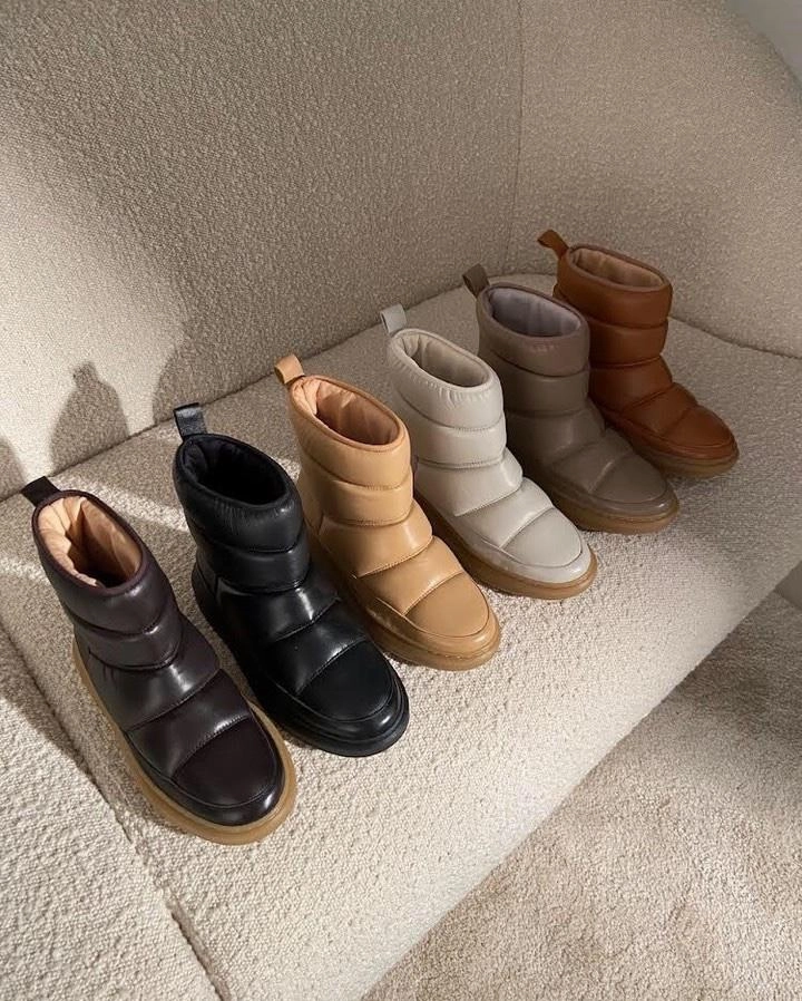 Moon Black Moon Boots Classic Leather Chelsea Boots