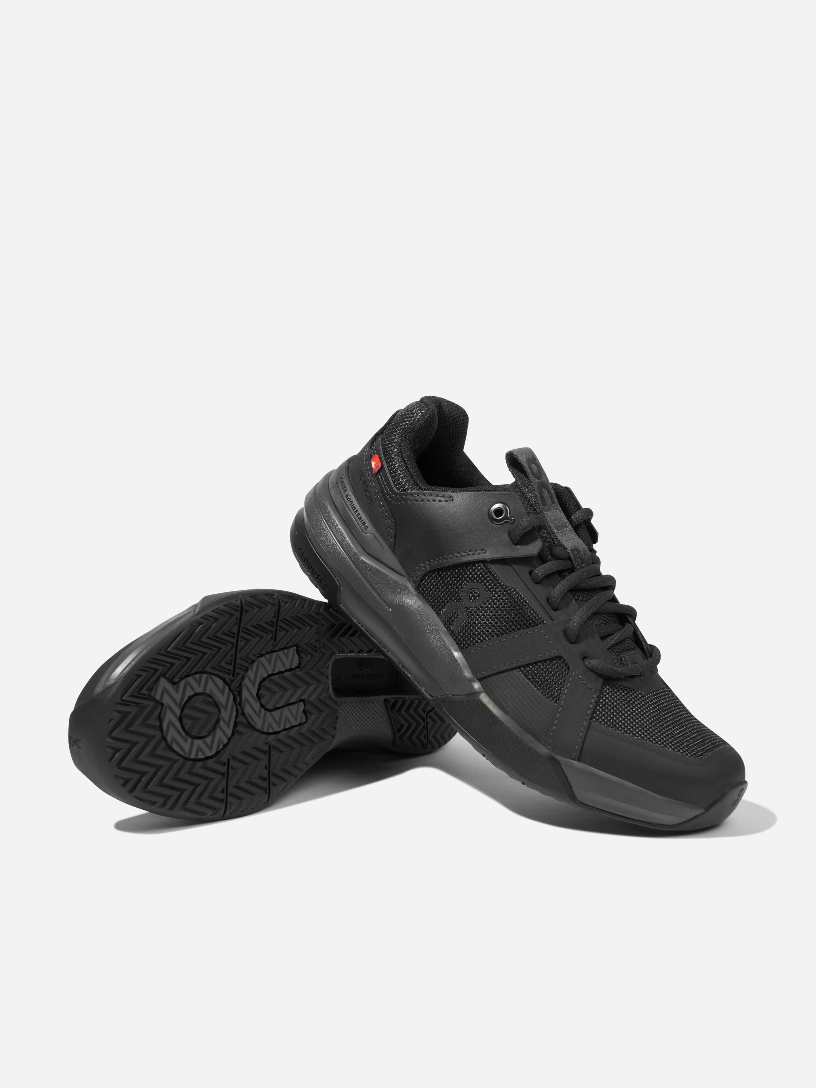 Oncloud Running Shoes On Running Kids The Roger CH Pro Youth Trainers in Black