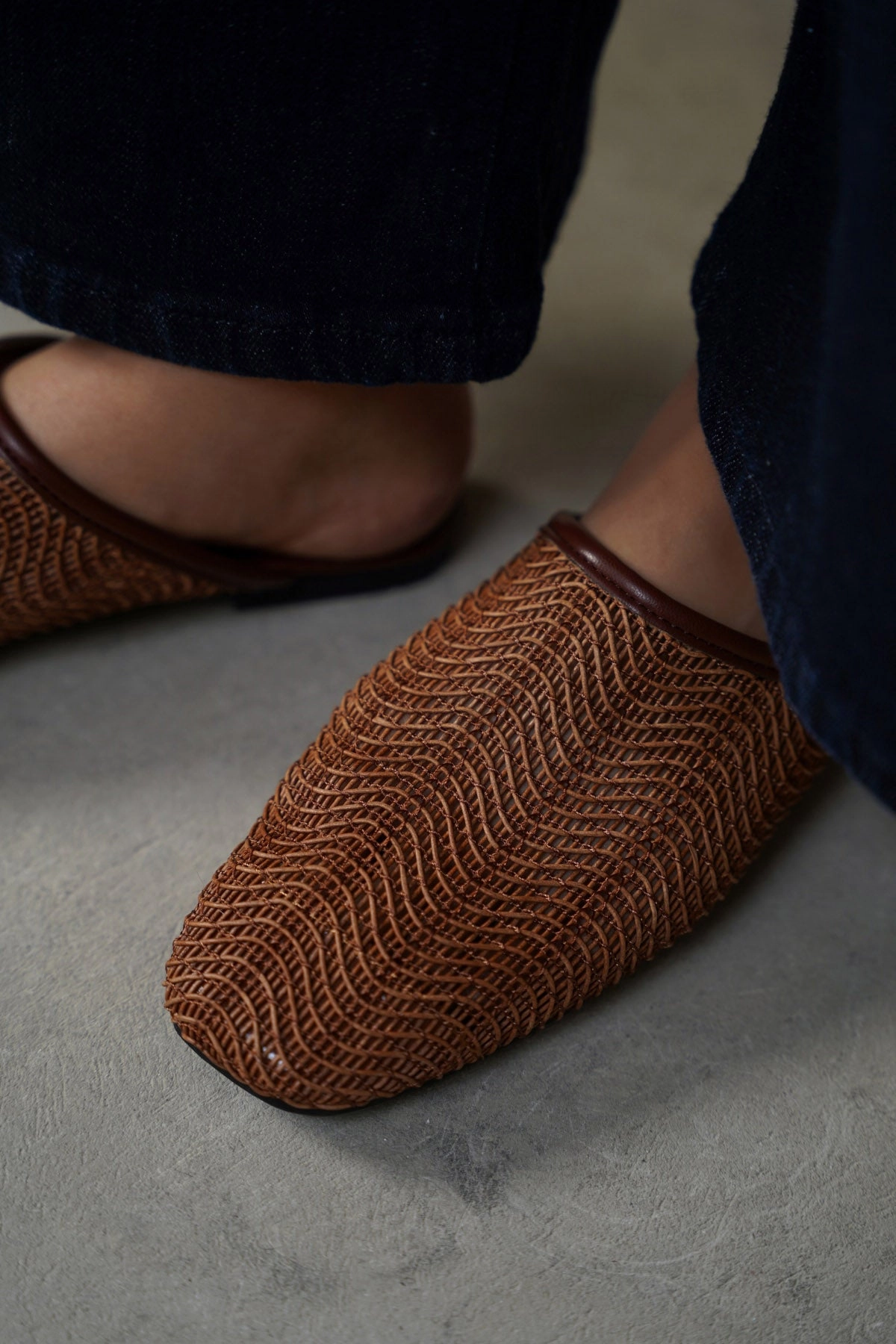 SOFT BR MULES Mule Shoes 7 Wide Sneakers