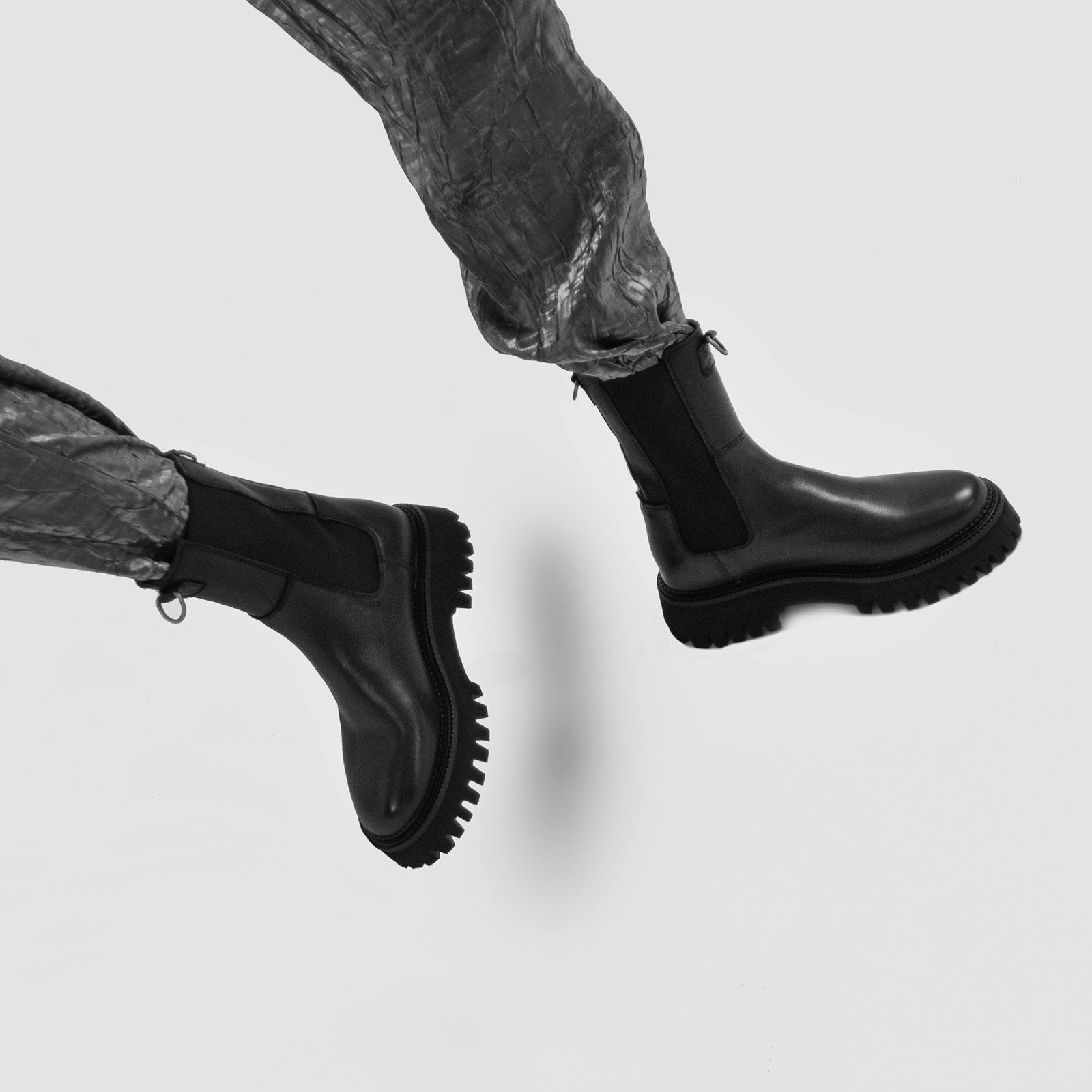 Groovy Chelsea Black Boots Serra Suede Chelsea Boots