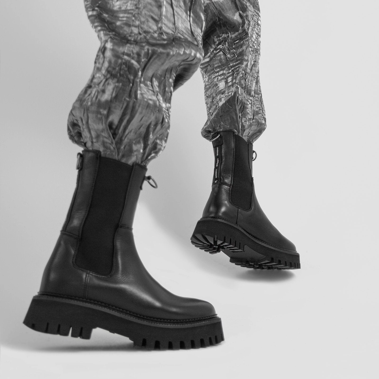 Groovy Chelsea Black Boots Leather Casual Chelsea Boots