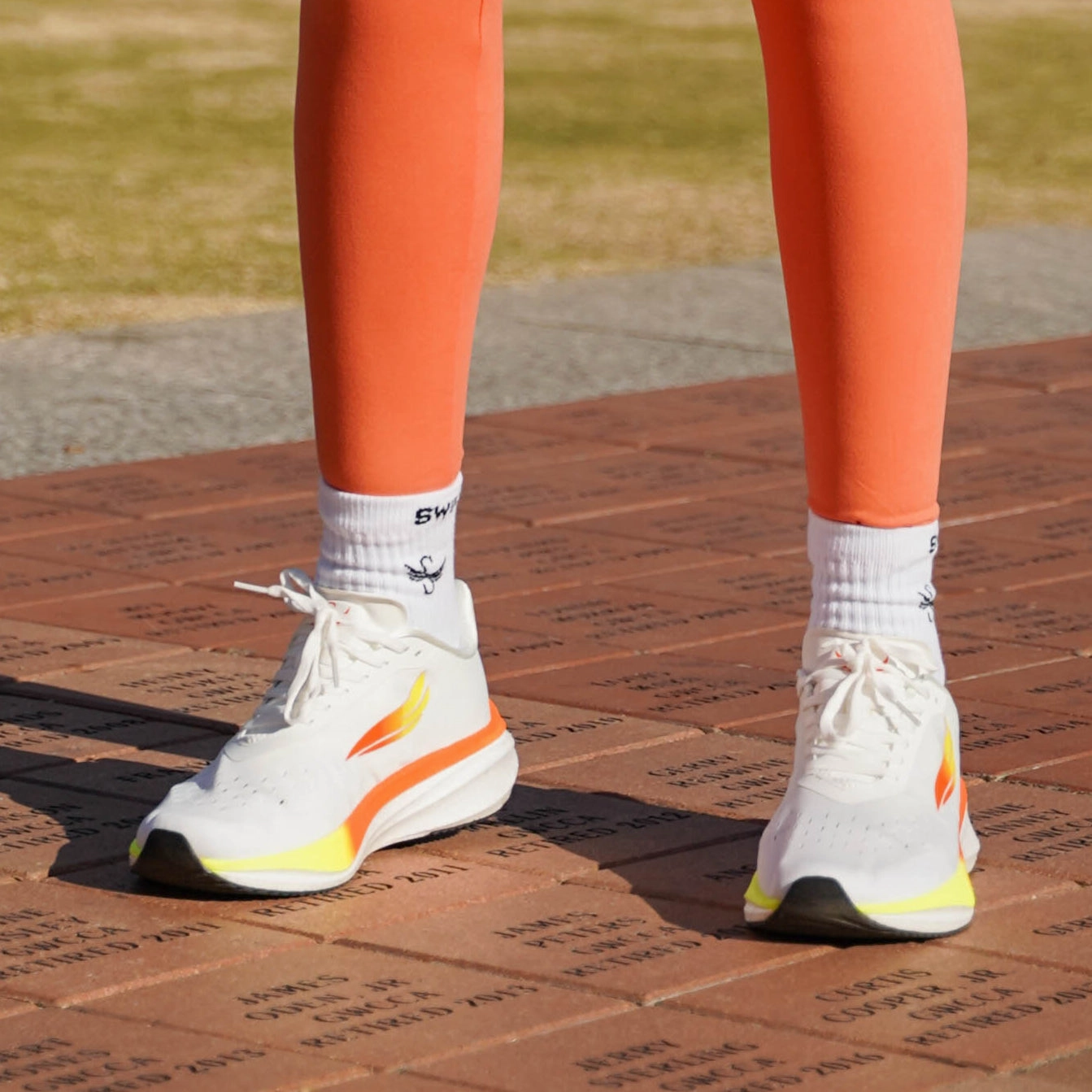 APUS White Women Running Shoe Running Shoes Wide