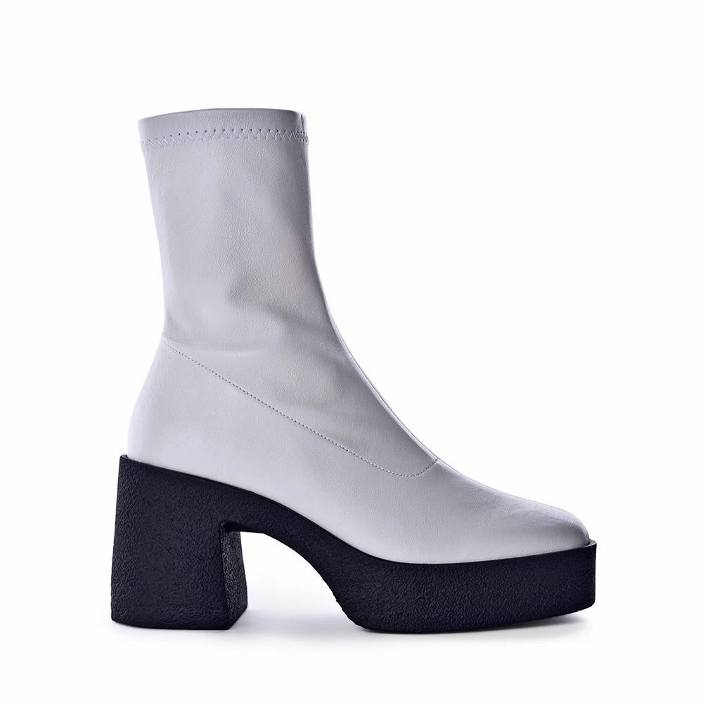 Graeme Arcadia Leather Chelsea Boots Umi Off White Stretch Leather Chunky Ankle Boots