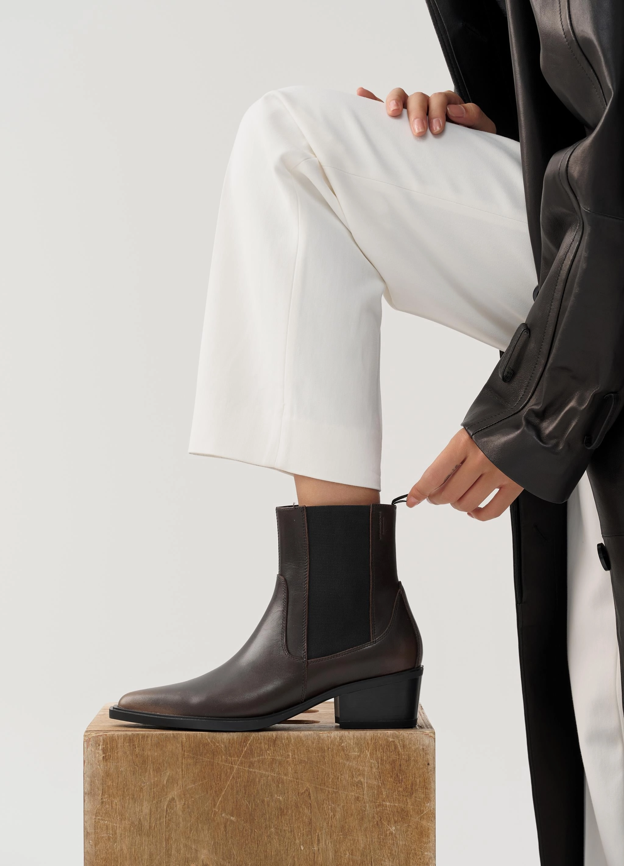 Dm Chelsea Boots VAGABOND | WOMEN'S CHELSEA BOOTS | KELSEY BROWN | BROWN
