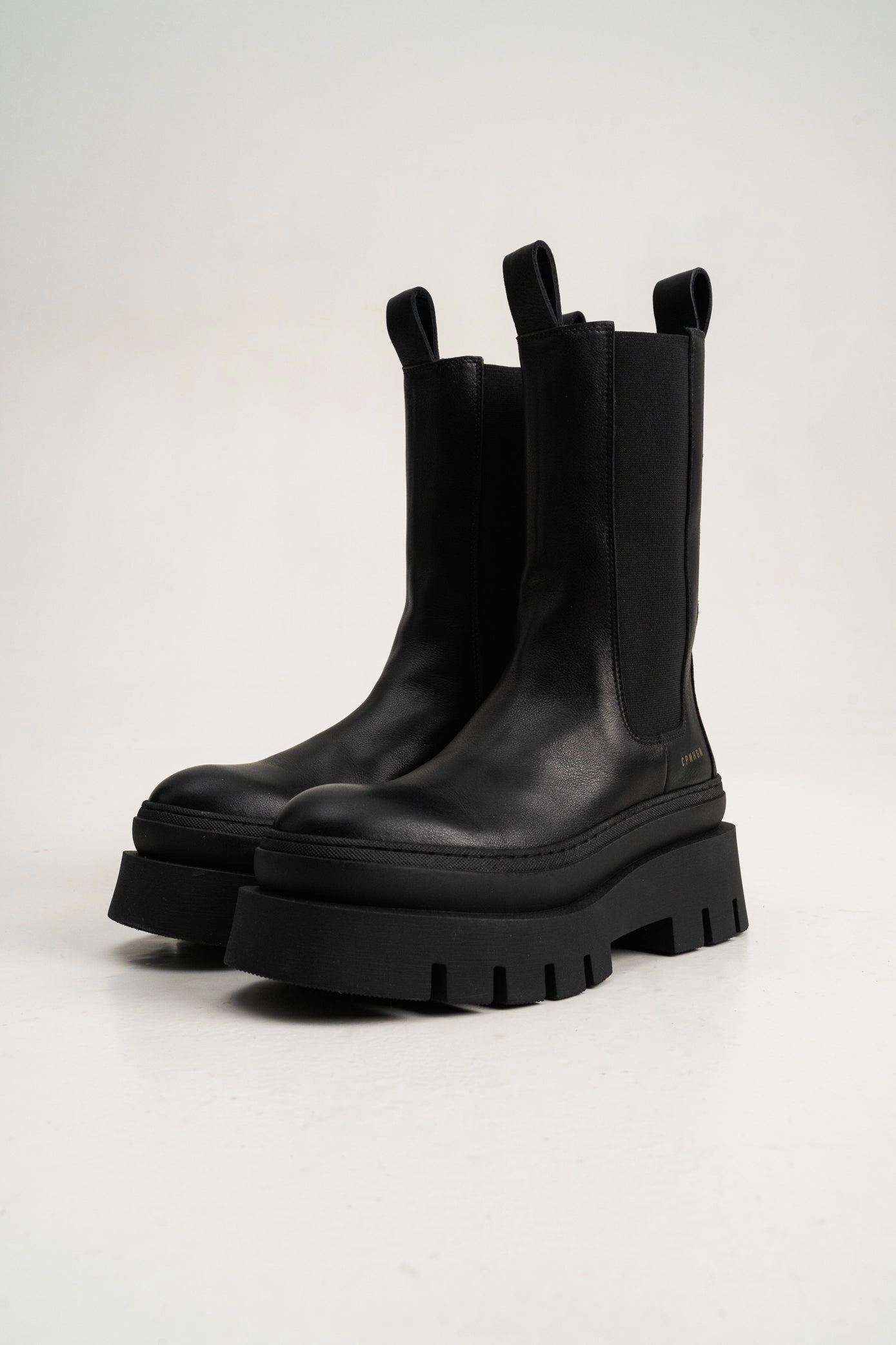 Almond Toe Chelsea Boots Vitello Black Chunky High Chelsea Boots