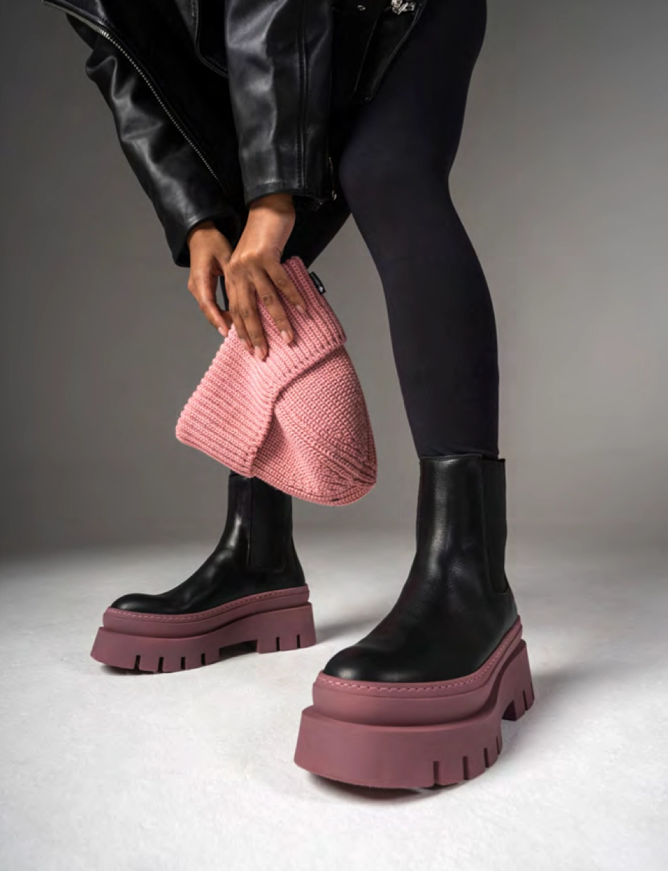 Vitello Black Fuchsia Chelsea Boots Chelsea Boots Ivory