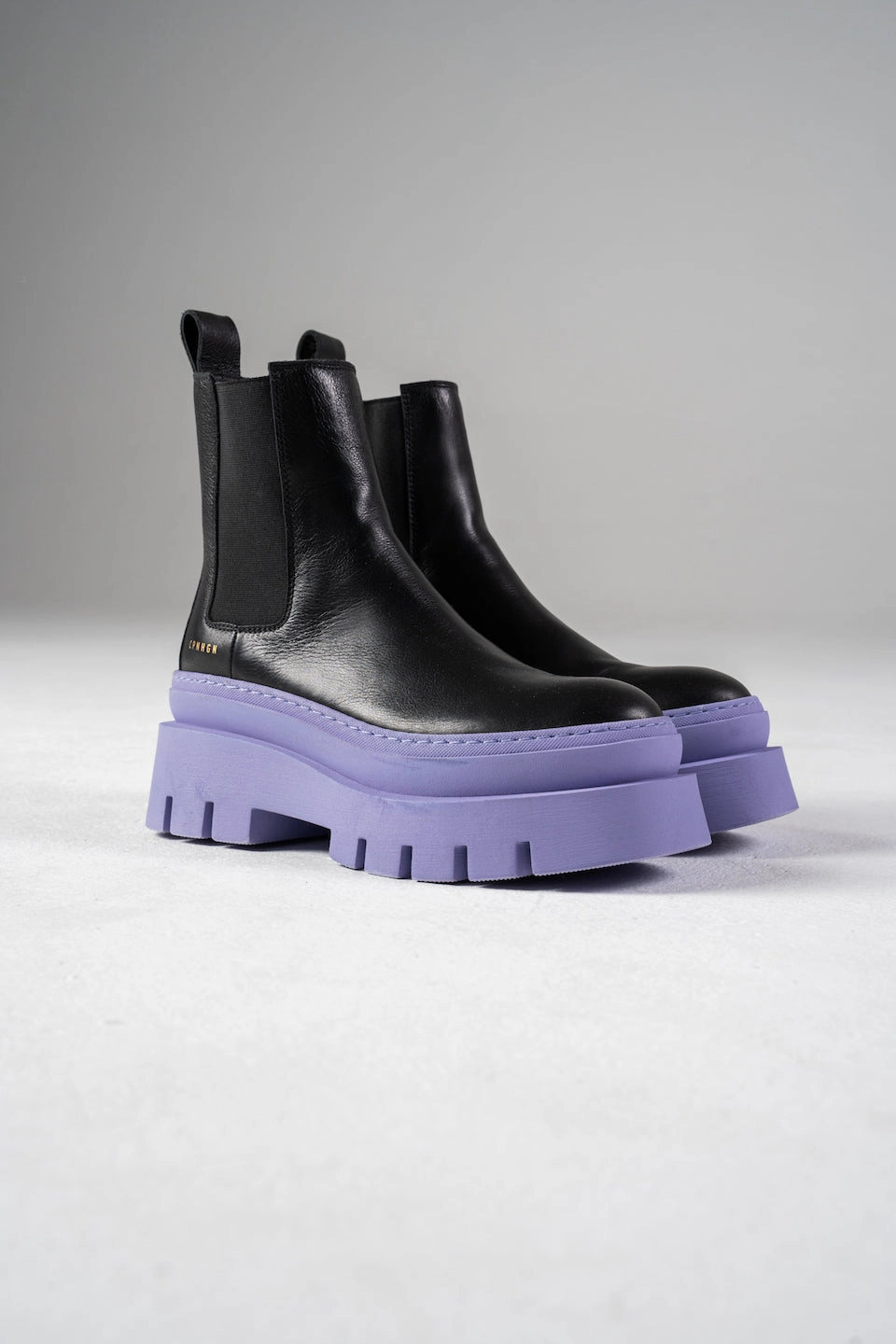 Vitello Black Lilac Chelsea Boots Crocs Dylan Chelsea Boot