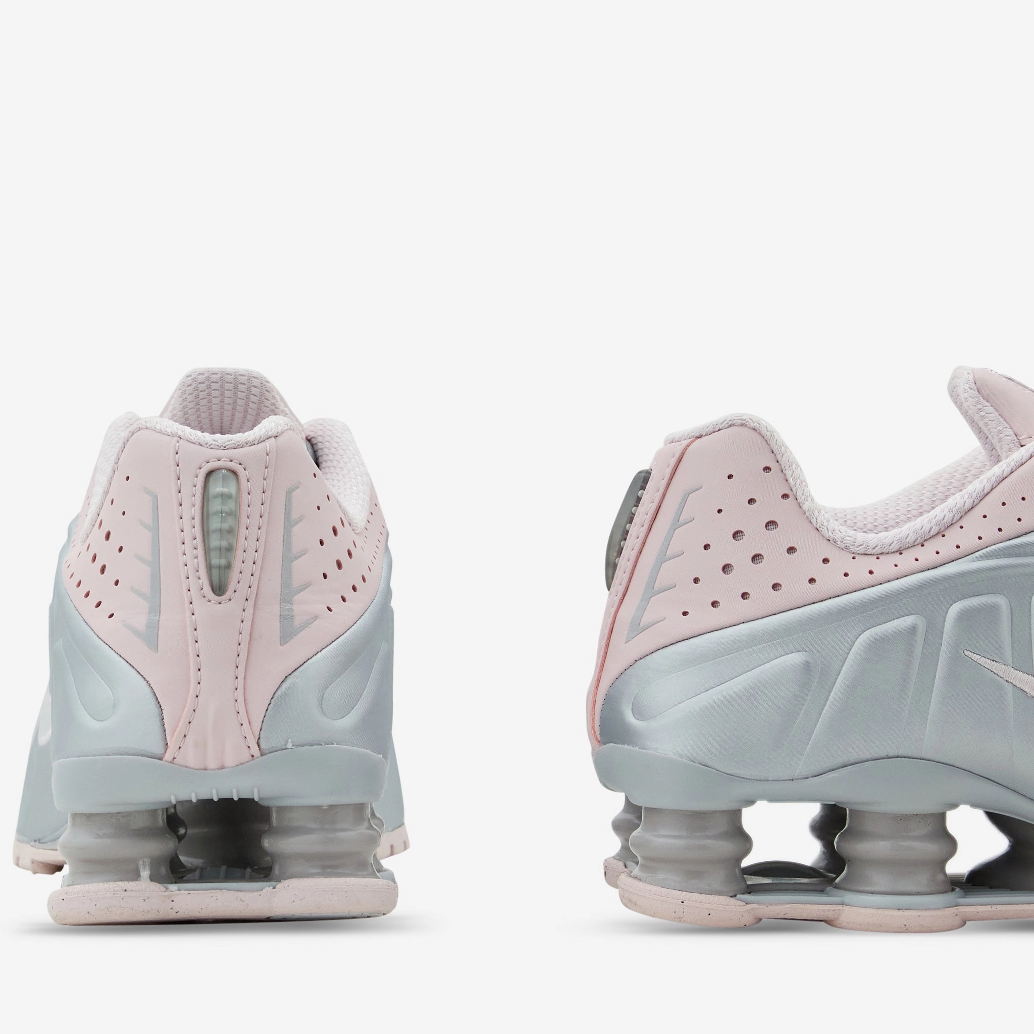 Pandas Shoes Nike Women's Shox R4 Barely Rose | Metallic Platinum